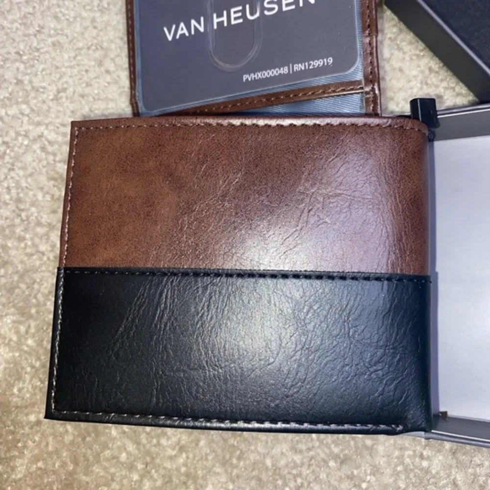 VAN HEUSEN FAUX LEATHER BLACK/BROWN WALLET❗️
